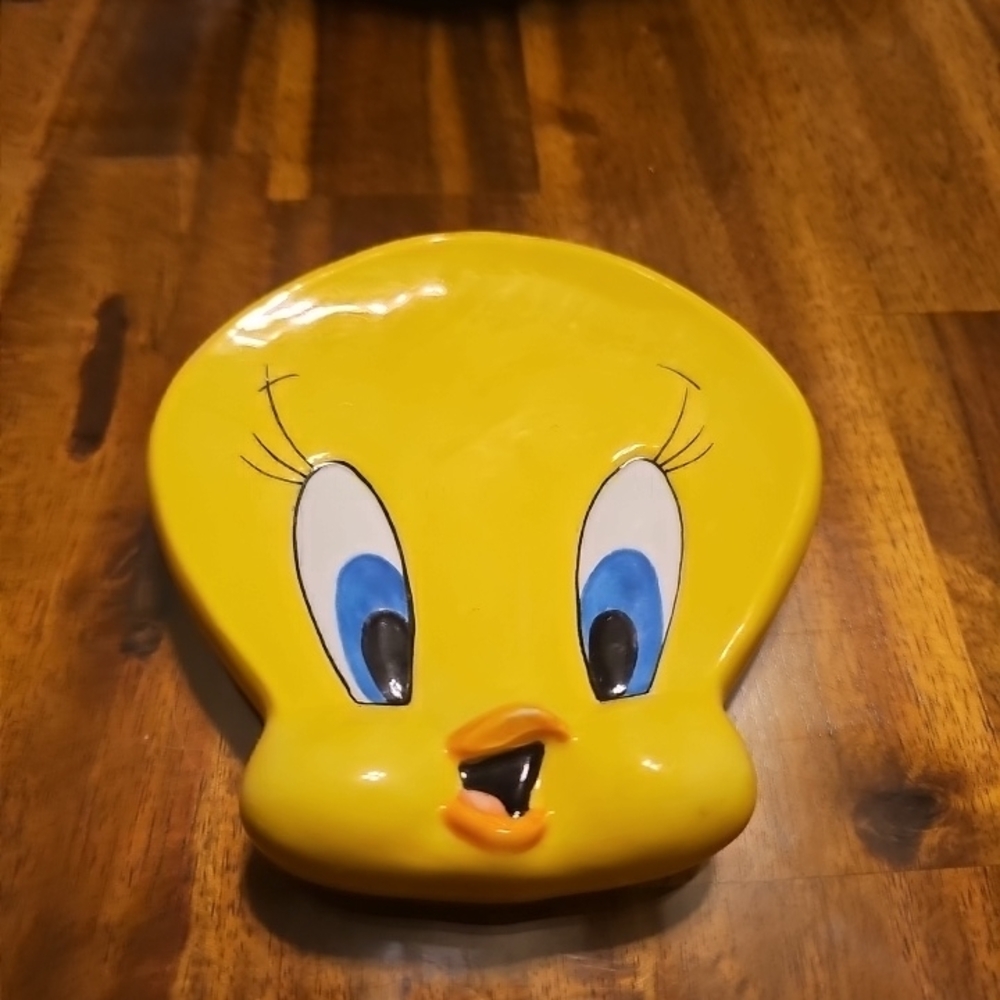 NEW. Rare. Deadstock Vintage Ceramic Tweety Bird  Soap/Jewelry Dish